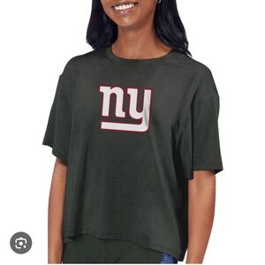 NWT- Certo Women's New York Giants Logo Crop T-Shirt. Size L